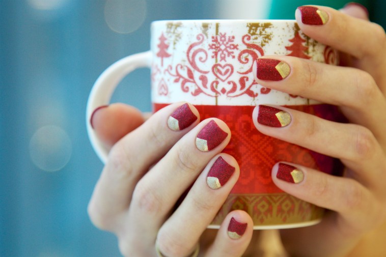 Unghie natalizie: 15 idee fashion per la nail art a Natale FOTO