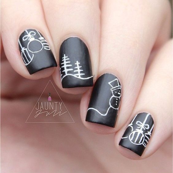 Unghie natalizie: 15 idee fashion per la nail art a Natale FOTO