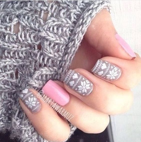 Unghie natalizie: 15 idee fashion per la nail art a Natale FOTO