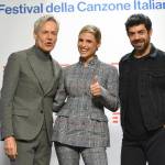 Michelle Hunziker: FOTO look Sanremo 2018 conferenza stampa