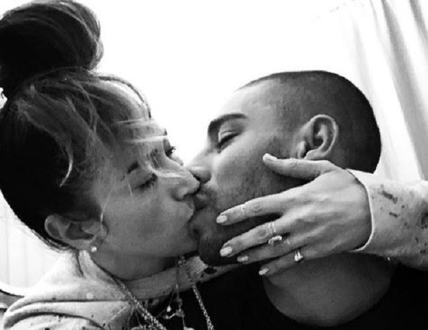 Nina Zilli e Omar Hassan: primo bacio via social FOTO
