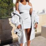Beyoncé in bianco ai playoff dell'Nba FOTO: l'abito è di Alexander Wang1