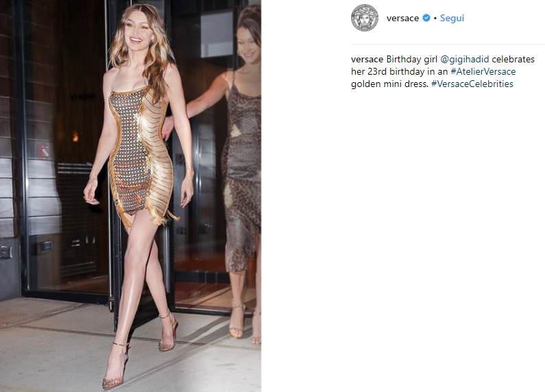 Gigi Hadid, mini dress firmato Versace per il 23esimo compleanno