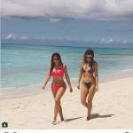 Kim Kardashian e la sorella Kourtney ai Caraibi sfoggiano bikini e perizoma uguale 5
