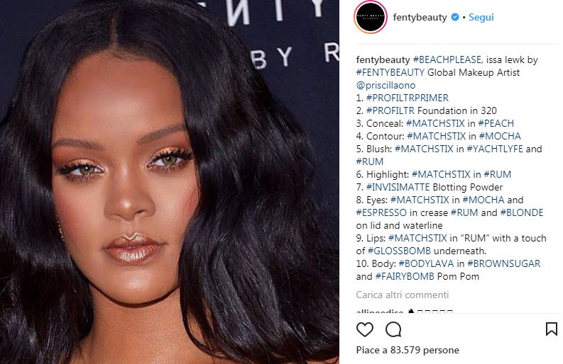 Rihanna a Milano per Fenty Beauty: abito in pelle Versace1