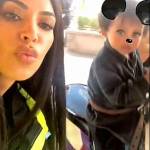 Kim Kardashian, look fosforescente: ecco come si presenta a Disneyland2