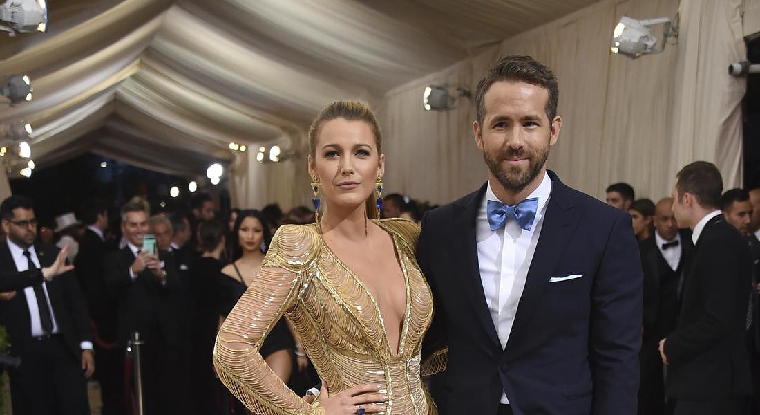 Blake Lively, mistero Instagram: cancella foto e smette di seguire Ryan Reynolds