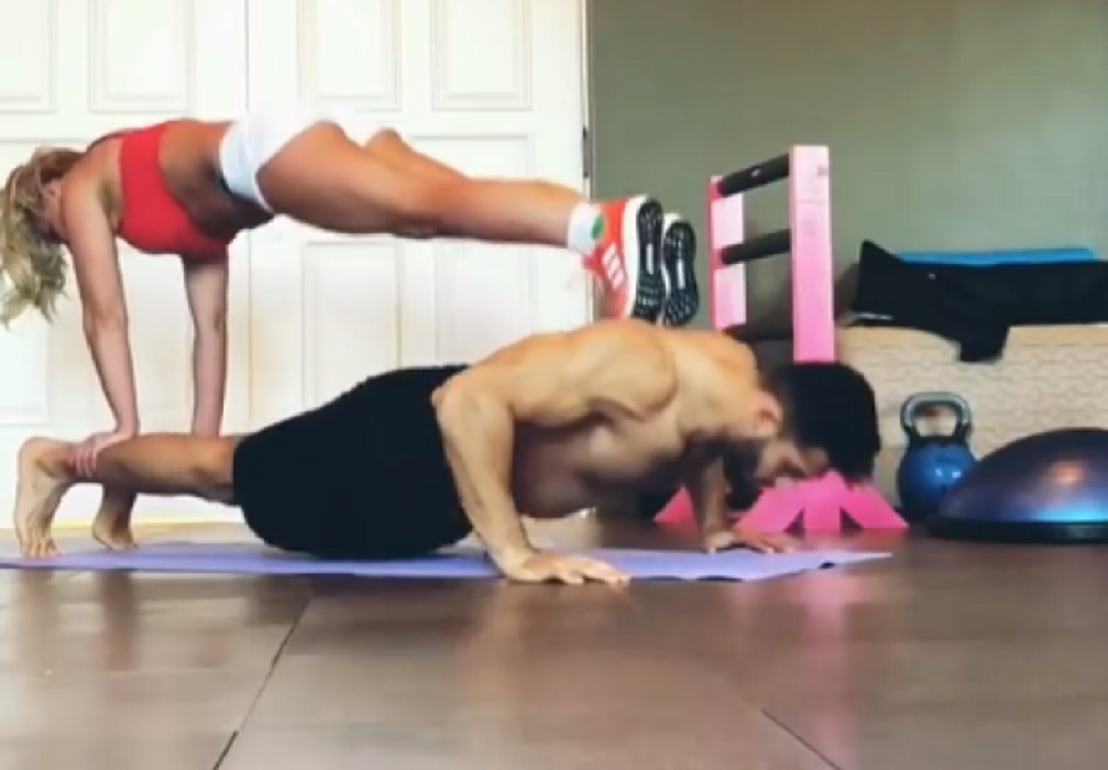 Brtiney Spears e Sam Ashghari: incredibile allenamento acrobatico2