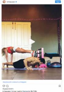 Brtiney Spears e Sam Ashghari: incredibile allenamento acrobatico
