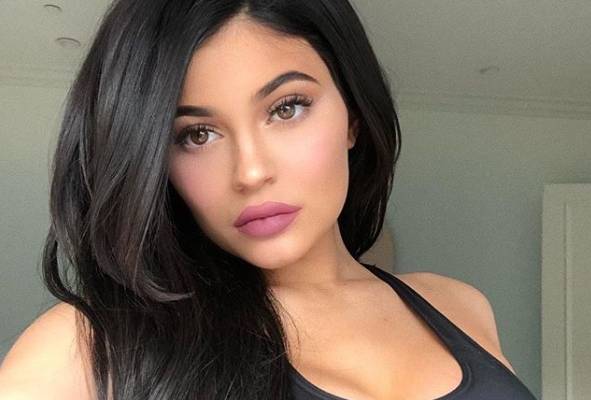 Come mettere l'eyeliner: Kylie Jenner svela il metodo più semplice! FOTO