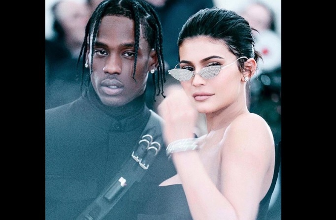 Kylie Jenner e Travis Scott non convivono? Il mistero sulla villa del cantante