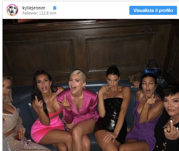 Kylie Jenner compleanno: i look sensuali delle sorelle kardashian 4