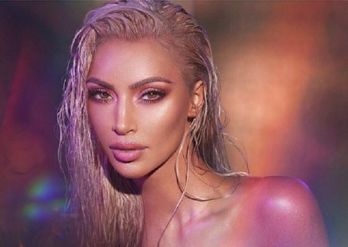 Kim Kardashian ci ricasca ed usa di nuovo Photosho3