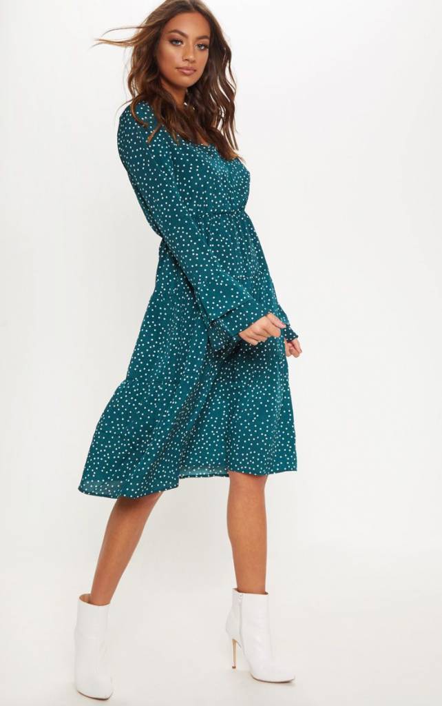 Kate Middleton ci regala un vibes natalizio con un abito verde LK Bennett