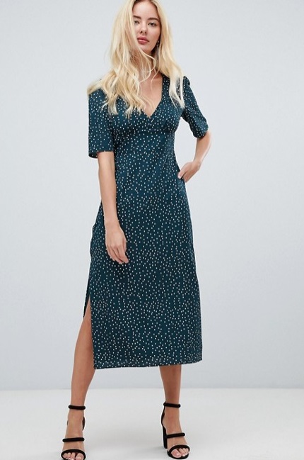 Kate Middleton ci regala un vibes natalizio con un abito verde LK Bennett