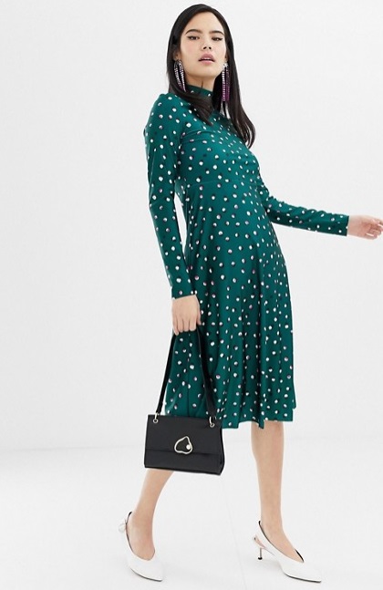 Kate Middleton ci regala un vibes natalizio con un abito verde LK Bennett