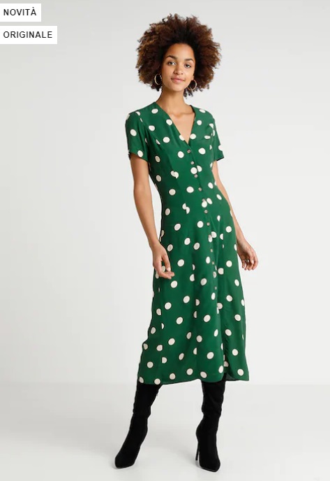 Kate Middleton ci regala un vibes natalizio con un abito verde LK Bennett