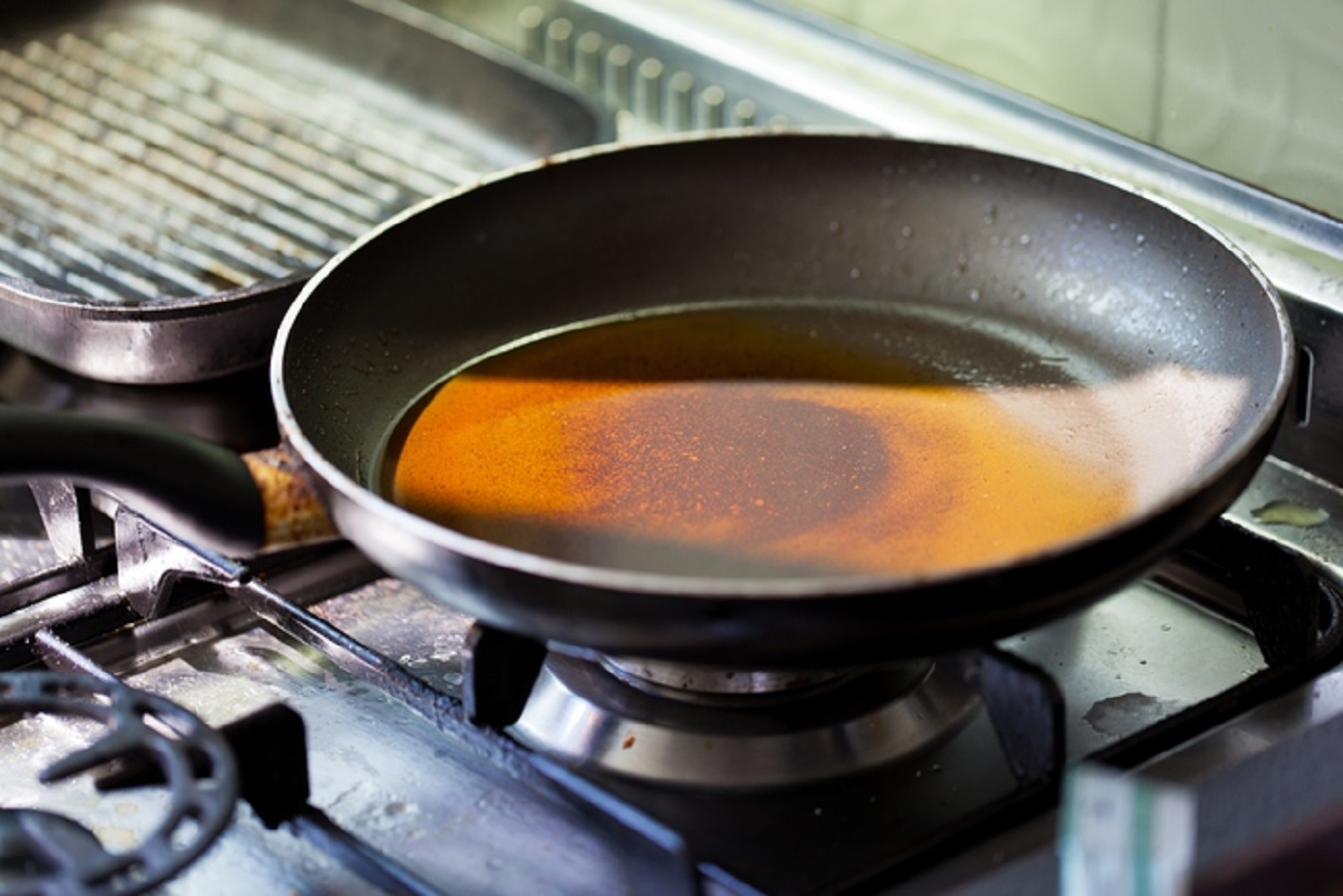 Tumore al seno: olio di frittura usato più volte lo alimenta