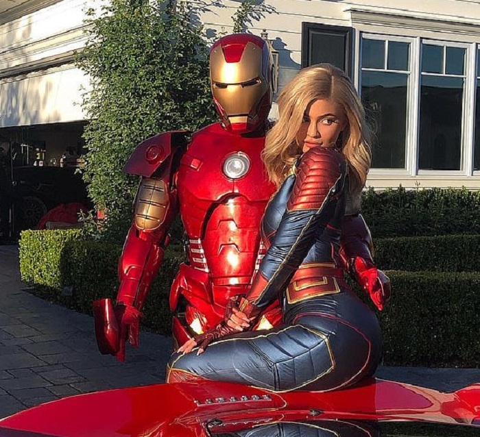Avengers: Endgame, Kylie Jenner e Travis Scott travestiti da supereroi 4