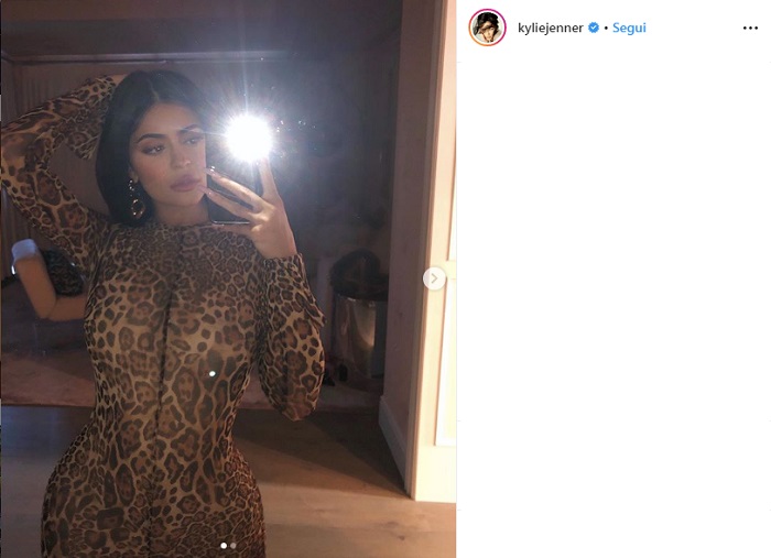 Kylie Jenner e l'abito leopardato uguale a quello di Rihanna