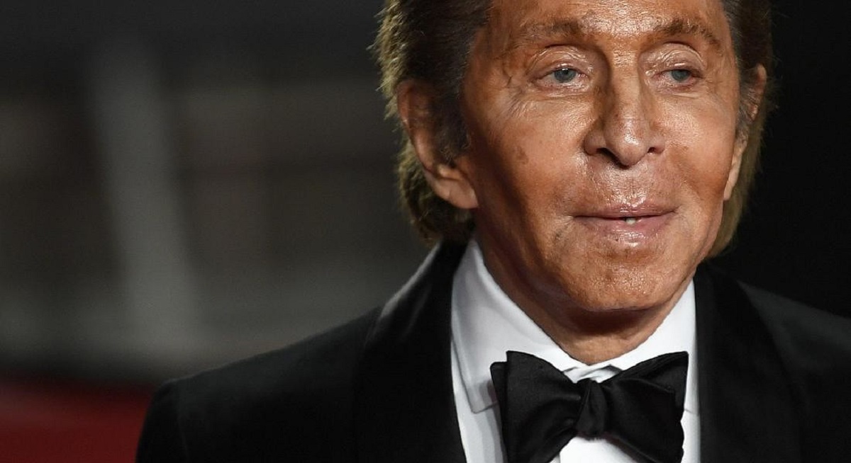 Valentino, donazione di solidarietà