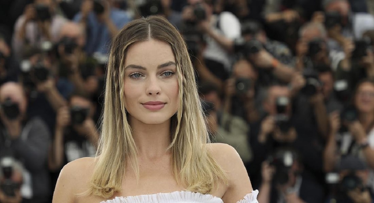 Margot Robbie tiene sempre nella sua borsa questa crema mani Chanel