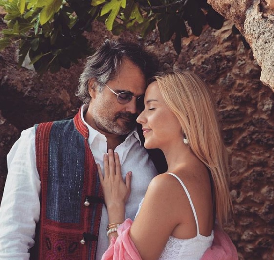 Thea Crudi, la cantante olistica che usa il suono come forma di meditazione