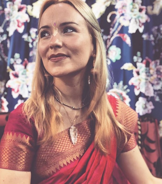 Thea Crudi, la cantante olistica che usa il suono come forma di meditazione