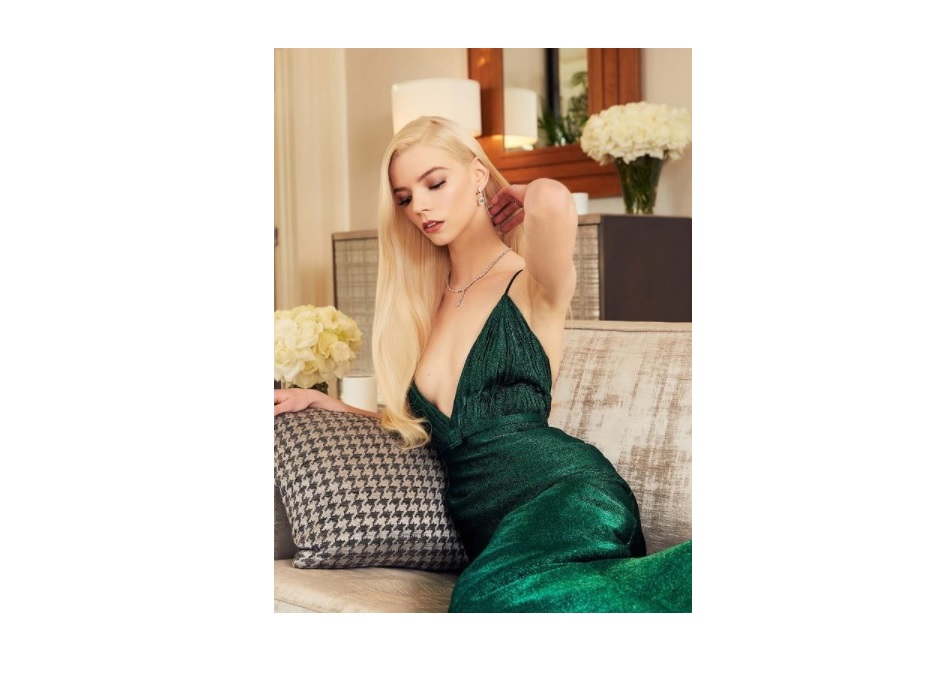Anya Taylor-Joy, la Regina degli Scacchi in abito Dior per i Golden Globes