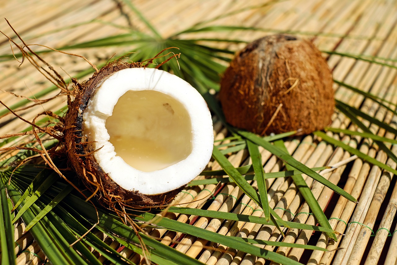 Acqua di cocco, 6 motivi per cui è la tua alleata in estate