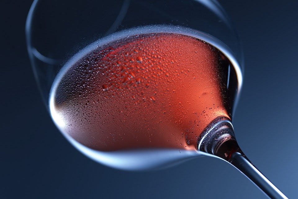 Cinque consigli per scegliere un vino di qualità online