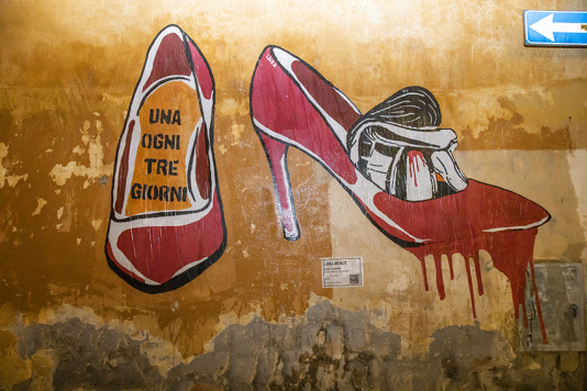 La streetartist Laika contro la violenza sulle donne: nuovo murales a Roma