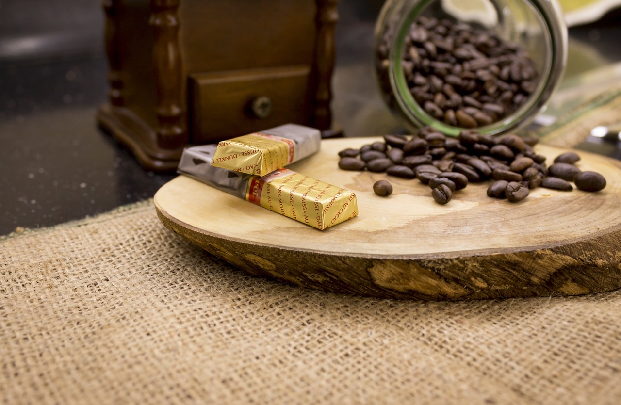 Chi ama il caffè amaro preferisce la cioccolata fondente: lo studio