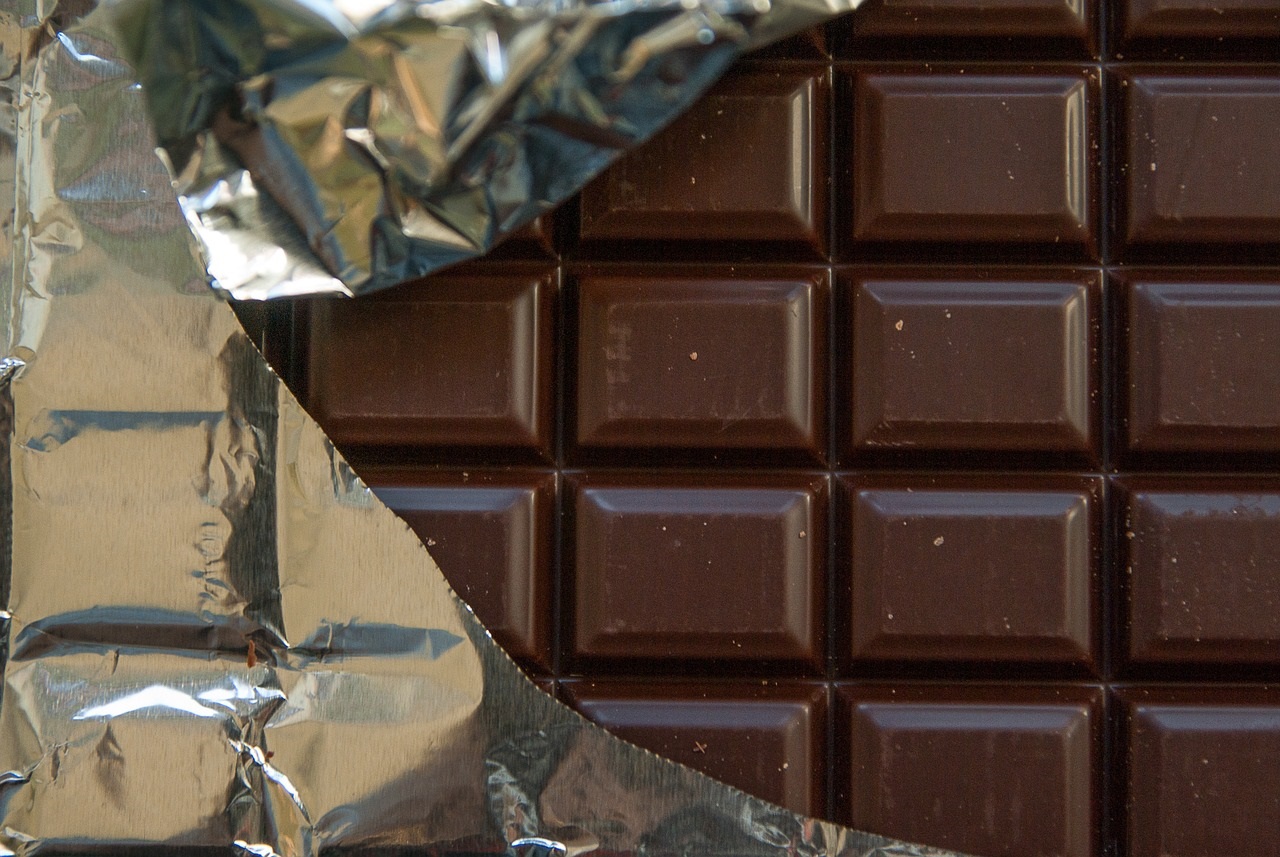 10 grammi di cioccolato fondente all'85% alleati della felicità