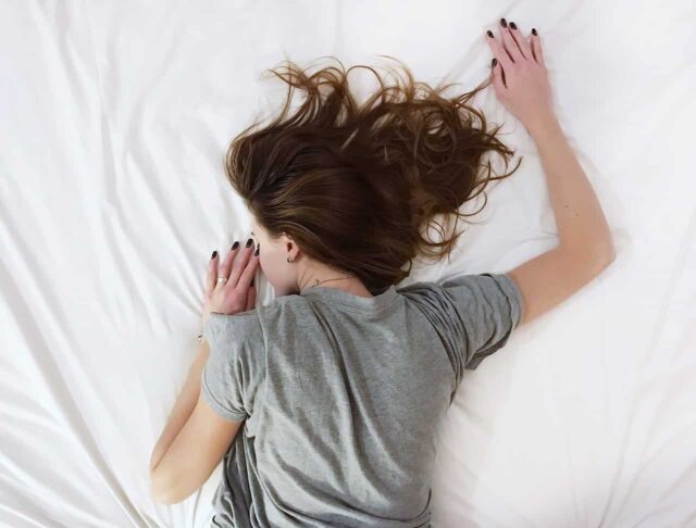 Dormire un'ora di sonno in più potrebbe aiutare a dimagrire