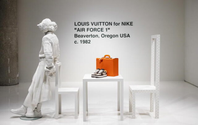 Virgil Abloh, asta record per le sneaker Nike per Louis Vuitton