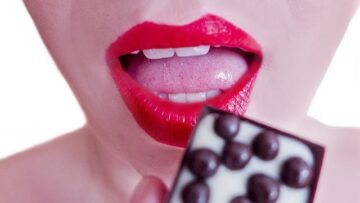 I dolci sono nemici della salute della bocca: gli effetti sul microbioma orale