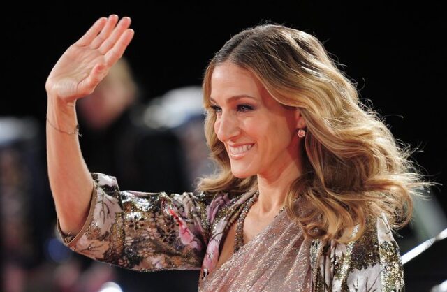 Sarah Jessica Parker always carries this pencil eyeshadow with her