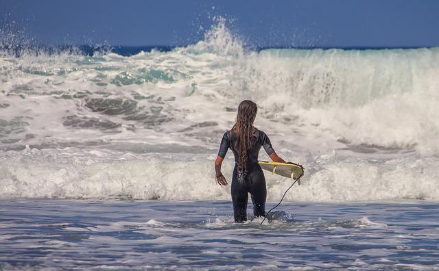 Il surf può aumentare il benessere in chi ha subito lesioni cerebrali