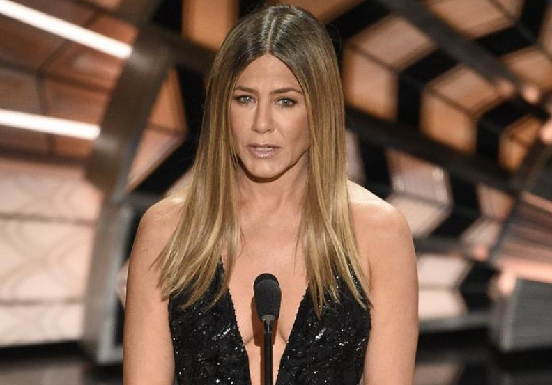 Jennifer Aniston usa questa lozione contro le imperfezioni della pelle