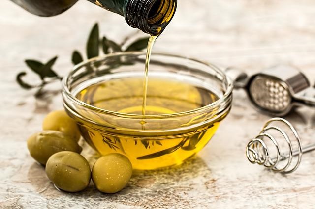 L'olio d'oliva alleato contro sovrappeso , diabete e ipertensione