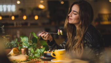 Giornata della Salute Mentale: come affrontare il rapporto tra cibo e mente