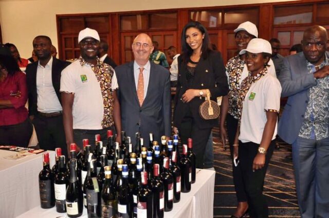 L'Africa chiama, il vino italiano risponde. Degustazioni in Camerun
