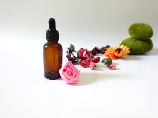 Aromaterapia, l'olio essenziale di rosa antistress: lo studio