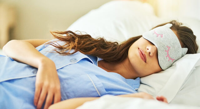 I benefici del sonno, dormire bene contrasta l'invecchiamento