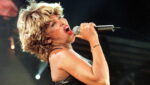 Re Carlo onora Tina Turner con un musical tributo a Buckingham Palace