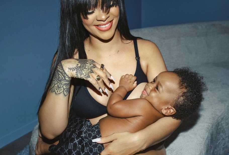 Rihanna allatta per promuovere la sua linea di abbigliamento dedicata alla maternità