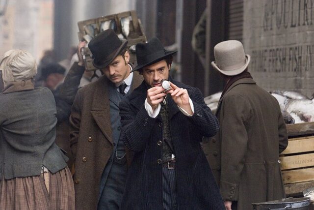 Robert Downey Jr nei panni di Sherlock Holmes