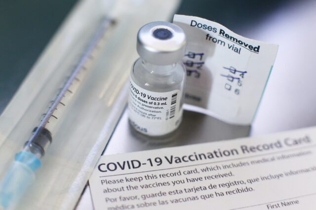 Vaccino COVID-19: chi deve farlo e quando - guida completa