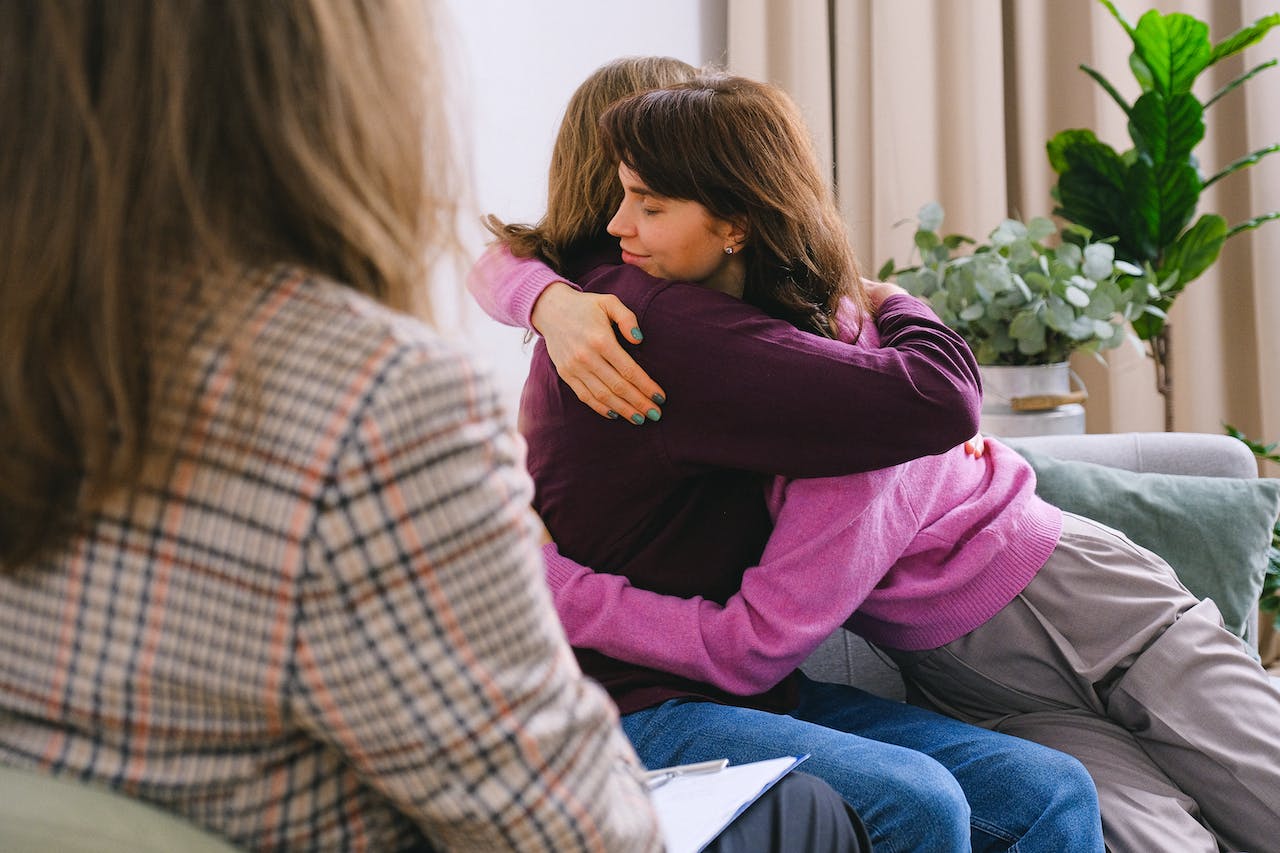 Violenza di genere, come uscirne e come aiutare